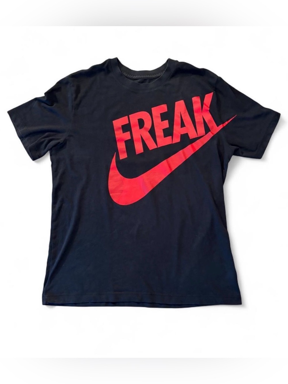 Nike Men’s Sz. L Giannis Antetokounmpo “Freak” Dri-FIT t-shirt in black + red